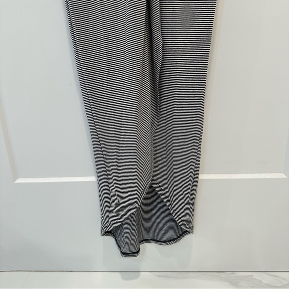 Rolla Coaster Causal Wrap Style Twist Front V-Neck Front Slit Size M - Picture 5 of 8